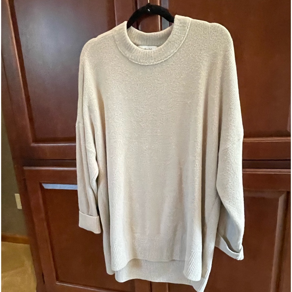 Soft AF Abercrombie and Fitch tunic sweater